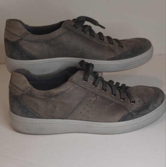 Ecco Leather Casual Sneakers Men's Size‎ 9/9.5 Gray Low Top Shoes Suede - Picture 1 of 6